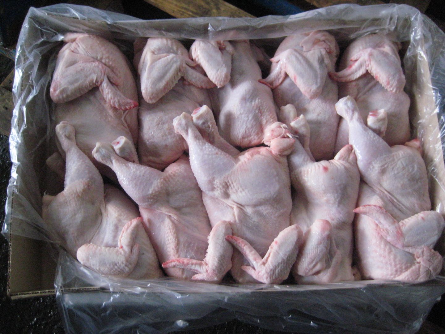 Ставропольский предприниматель продлил срок годности курятине почти на полгода
